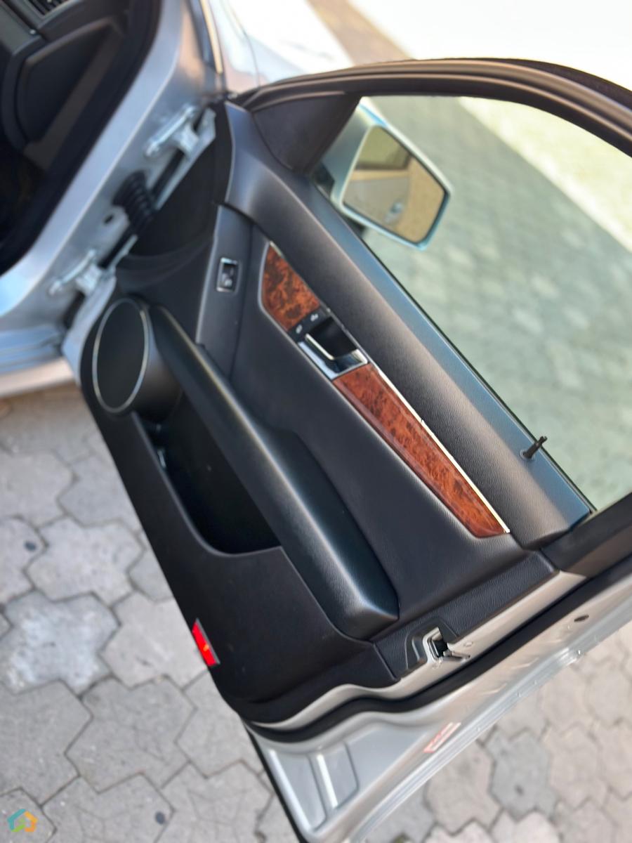 Mercedes benz c300 - image 22