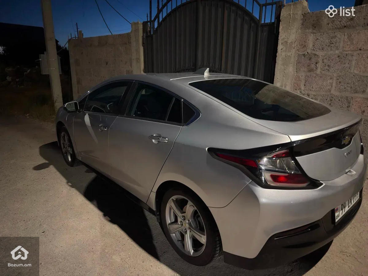 Chevrolet Volt 2 - image 9