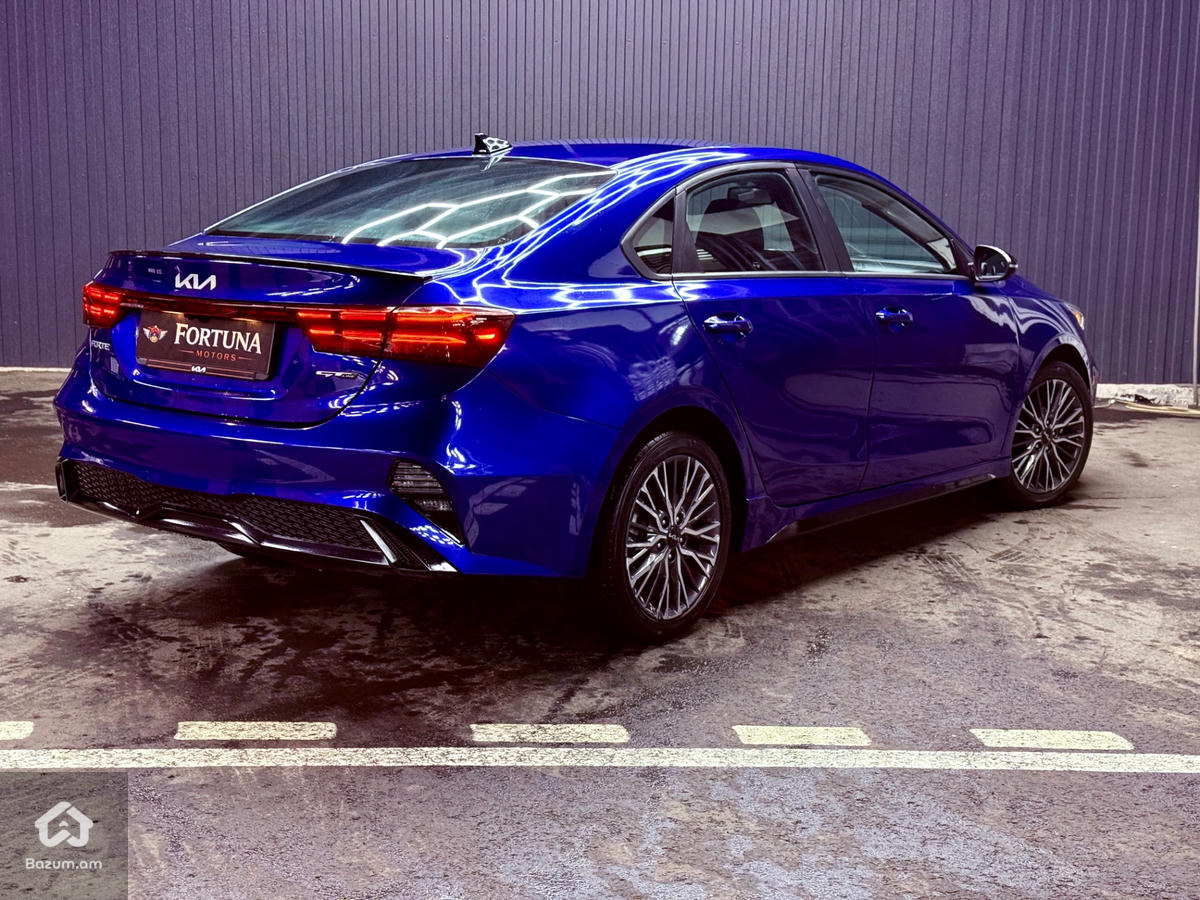 Kia Forte Gt line - image 6