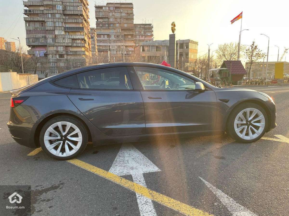 Tesla model 3 - image 9
