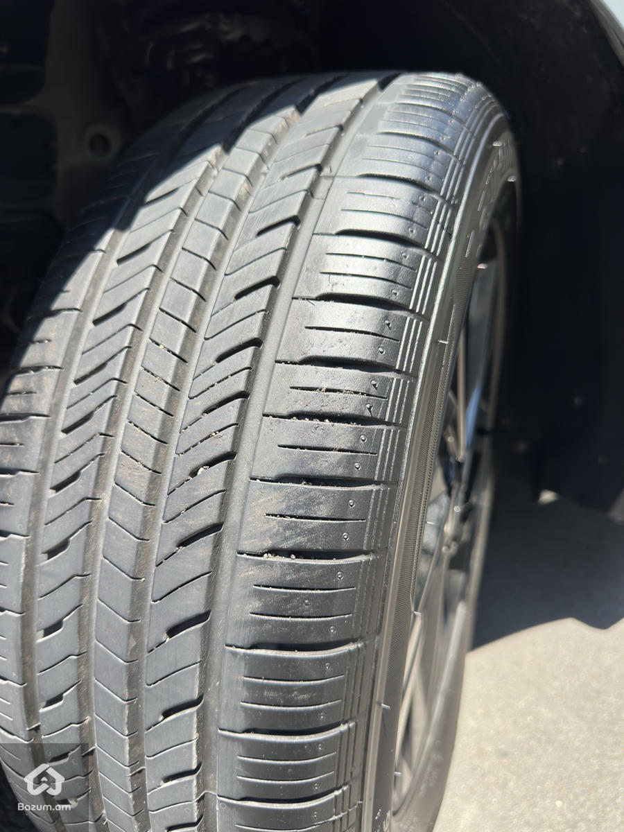 Elantra - image 32