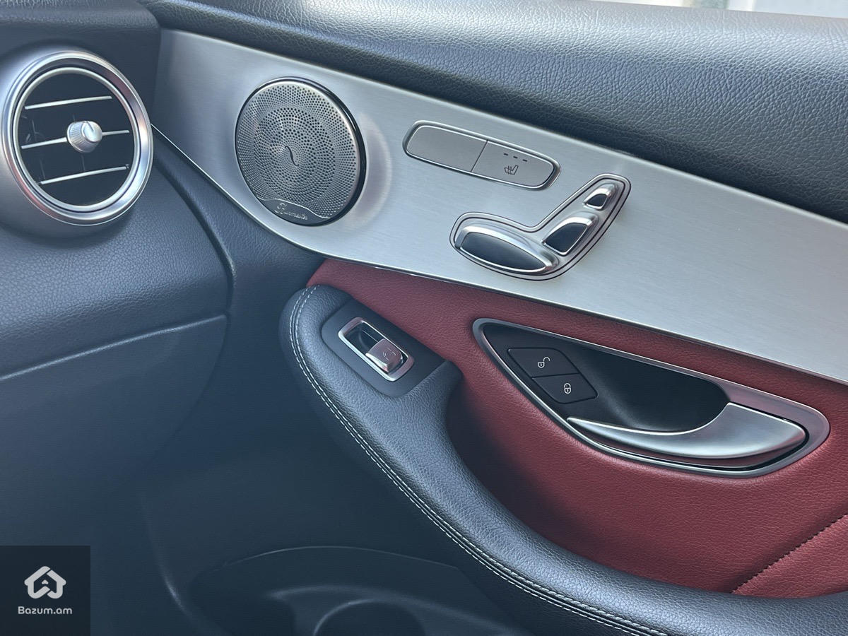 Mercedes GLC 300 - image 18