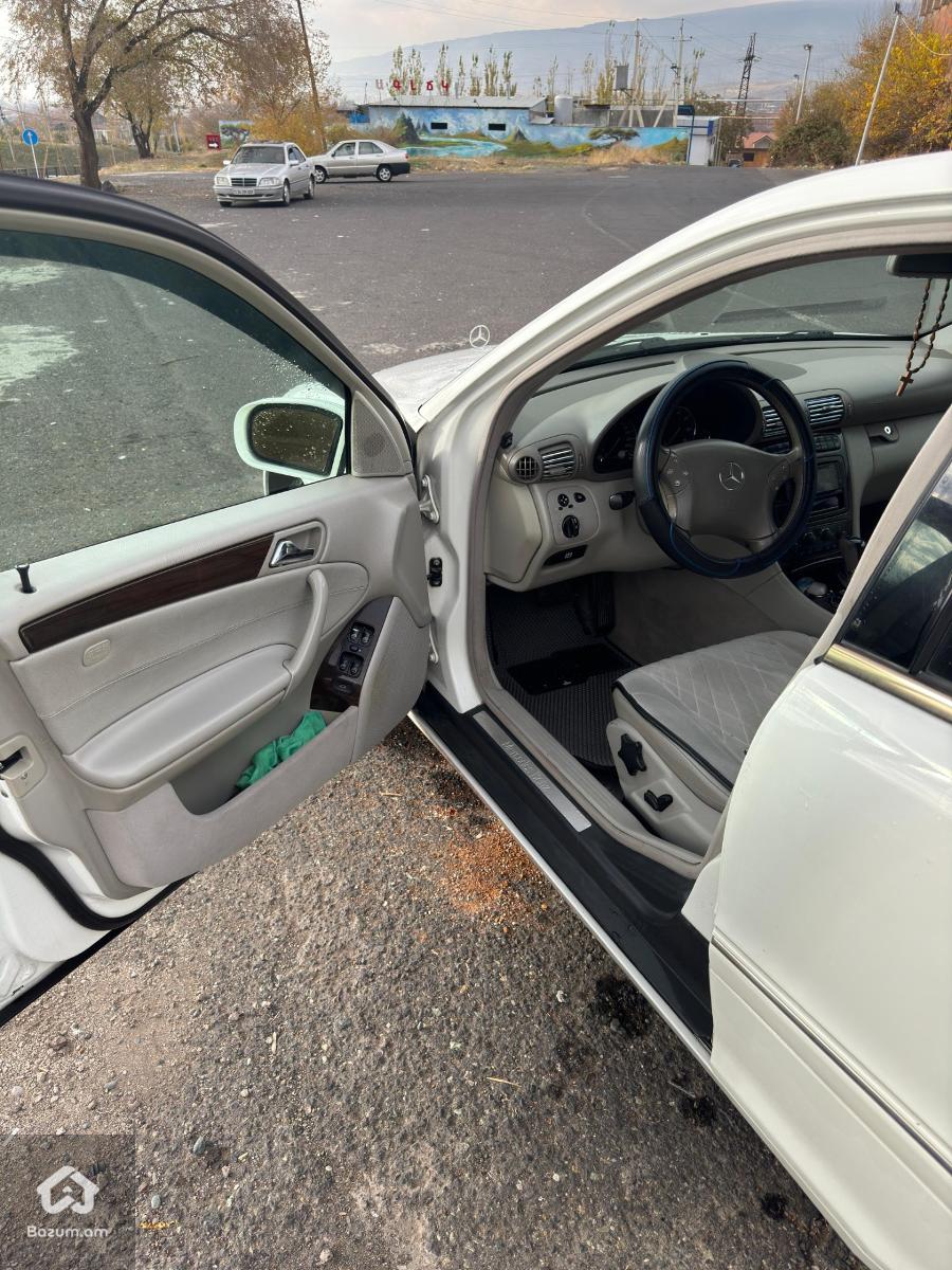 Mercedes Benz C240 w203 - image 6