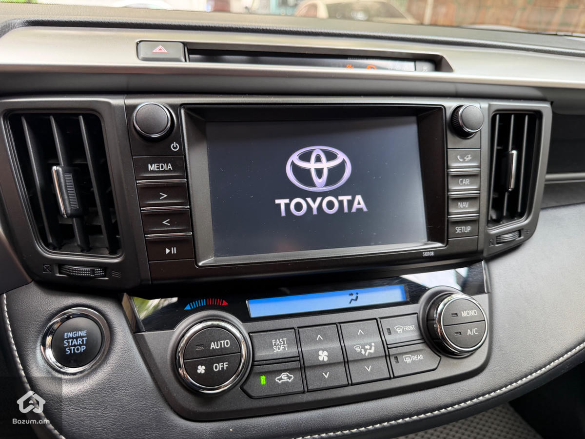 Toyota RAV4  - image 11