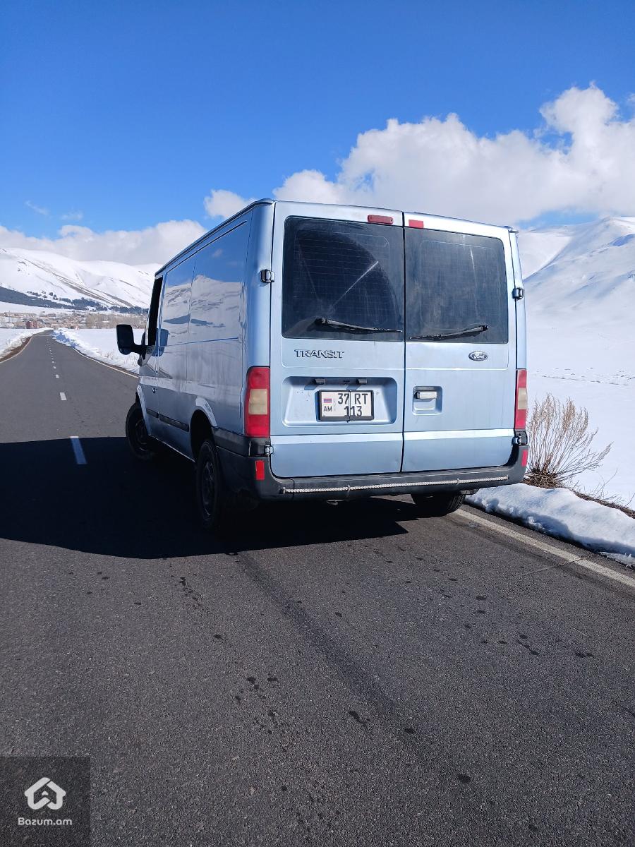 Ford Transit - image 9