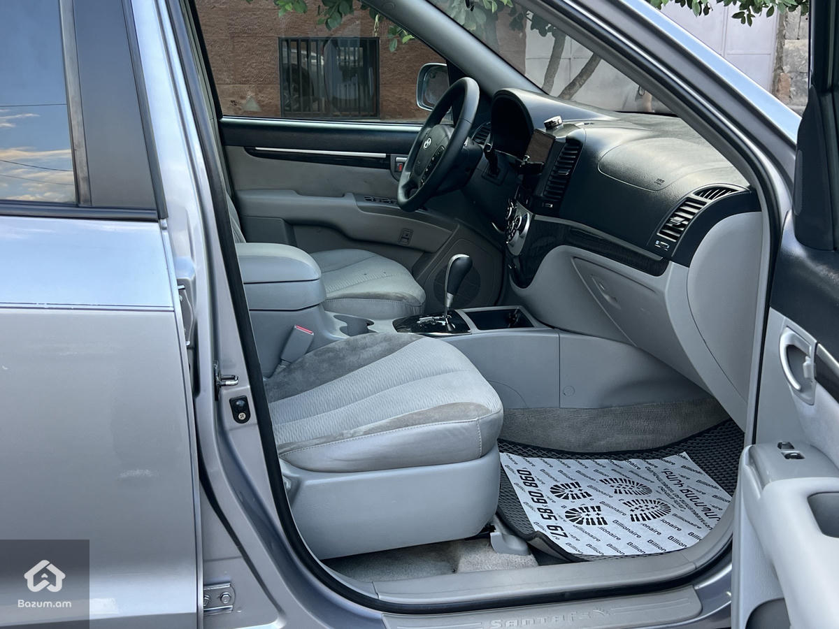 Hyundai SantaFe - image 8