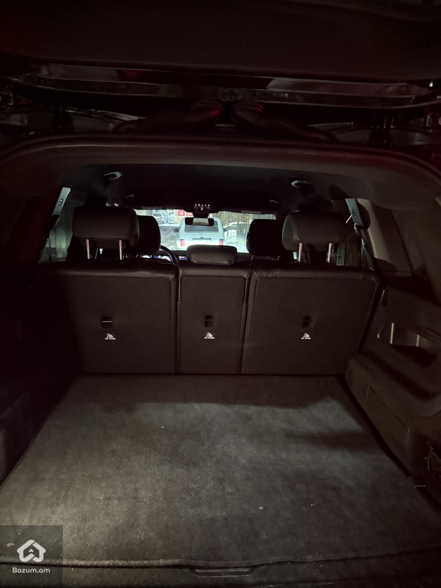 Mercedes Benz GLB250 - image 14