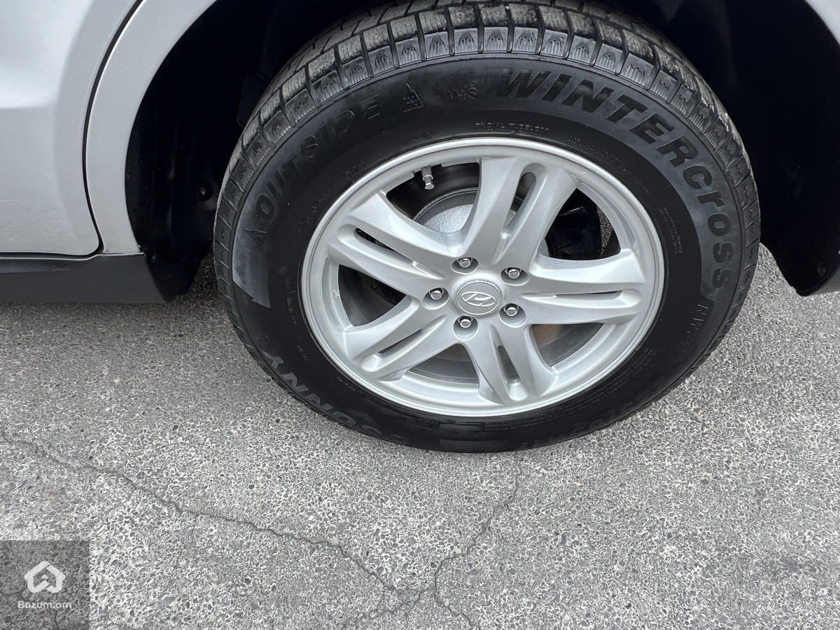 Hyundai Santafe  - image 17