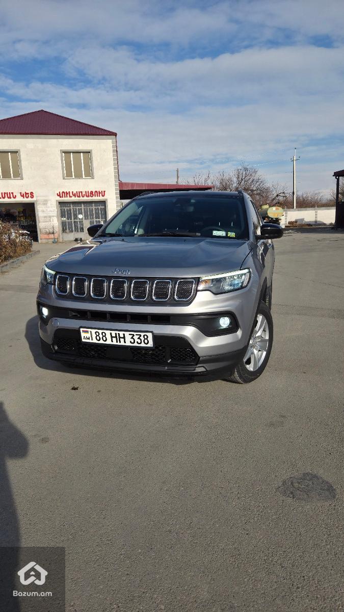Jeep Compass - image 1