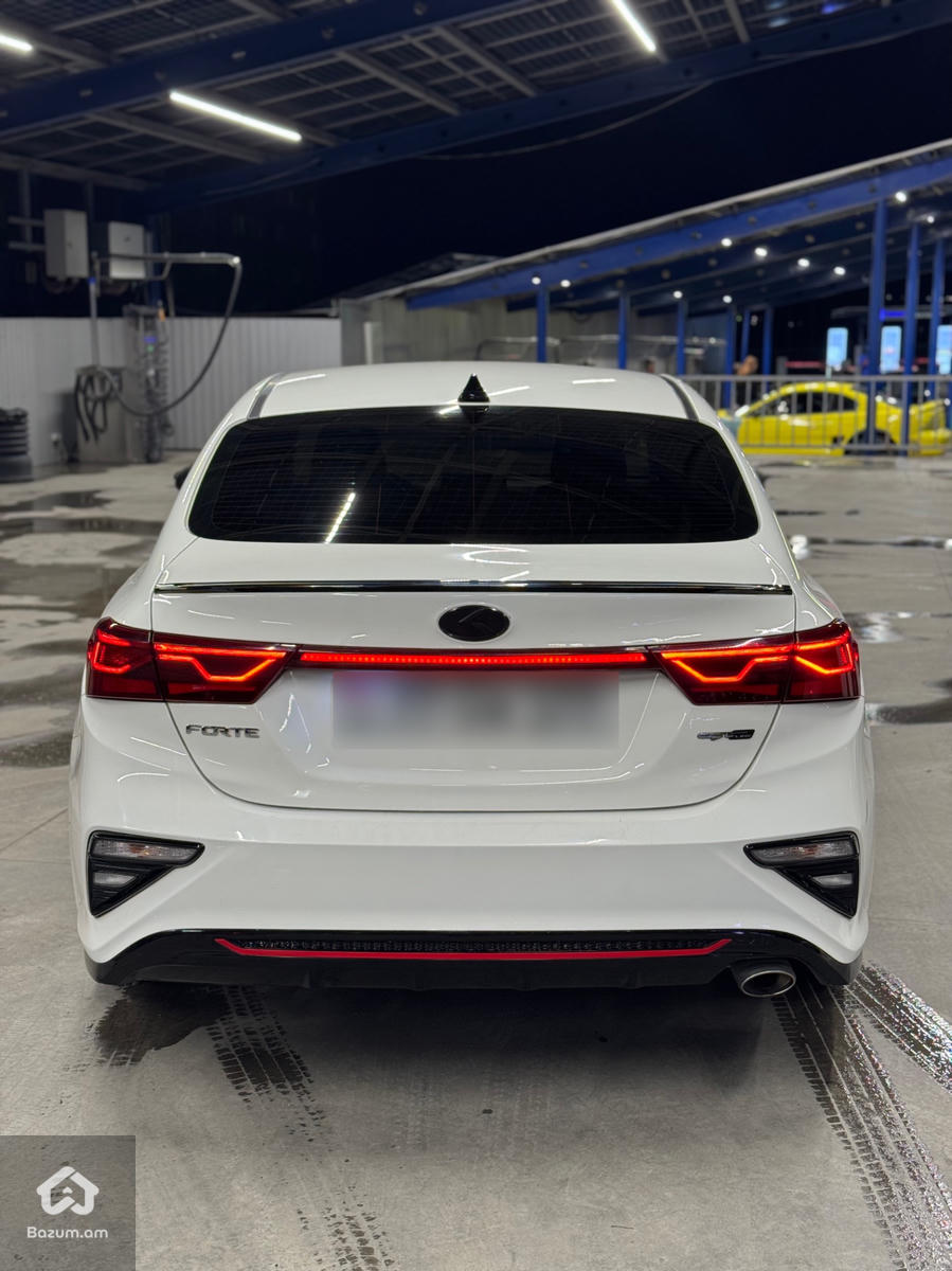 Kia Forte - image 3