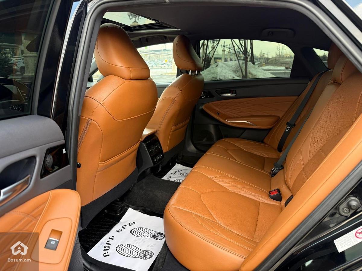 Toyota Avalon Limited  - image 6