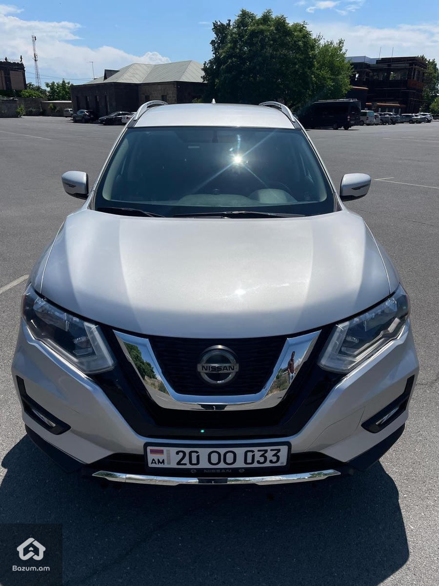 Nissan Rogue SV  - image 3