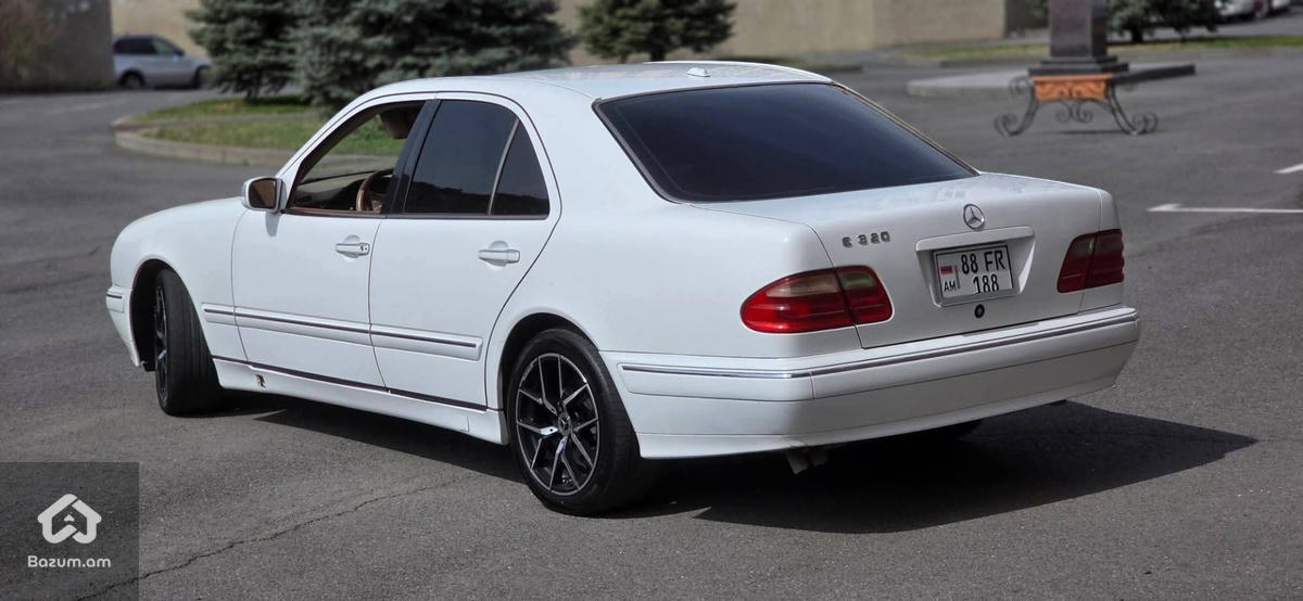 Mercedes‑Benz E320 Restyling  - image 9