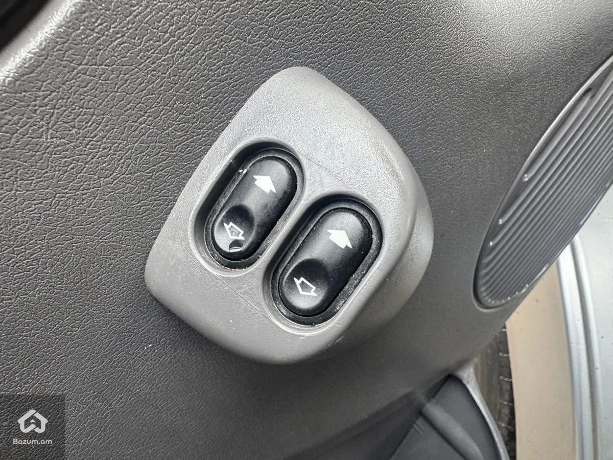 Ford transit - image 9