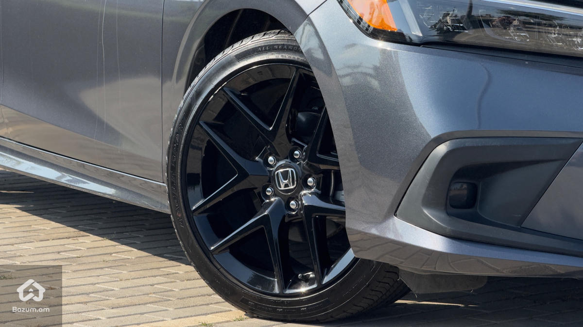 Honda Civic Sport - image 12