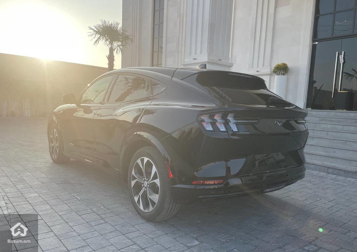 Ford Mustang Mach-E Premium 4x4 Գրեթե նոր մեքենա - image 5