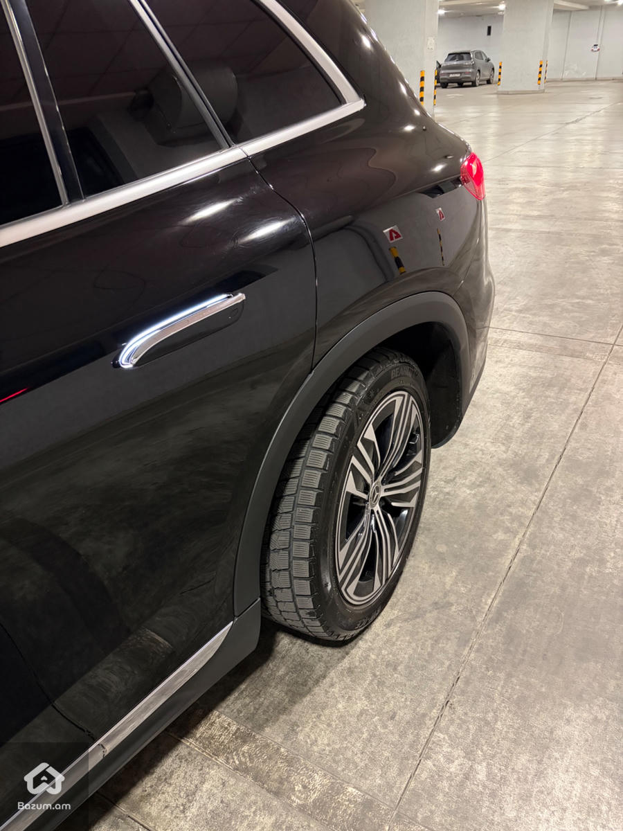 EQS SUV 4matic - image 7