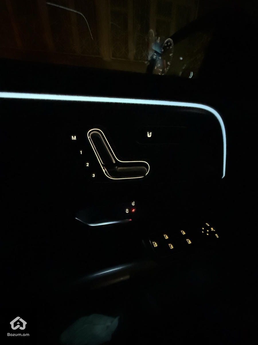 Mercedes Benz GLB250 - image 11