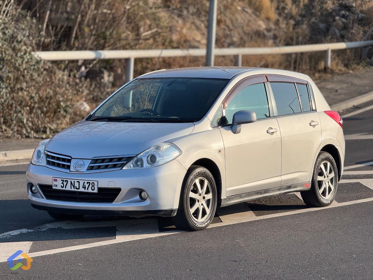 Nissan Tiida - image 1