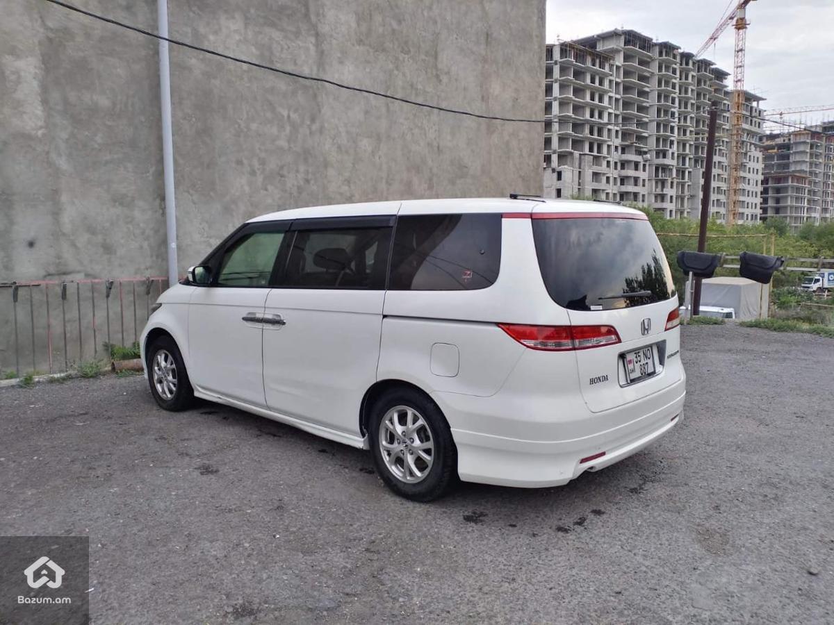 Մինիվեն օրավարձով - image 2