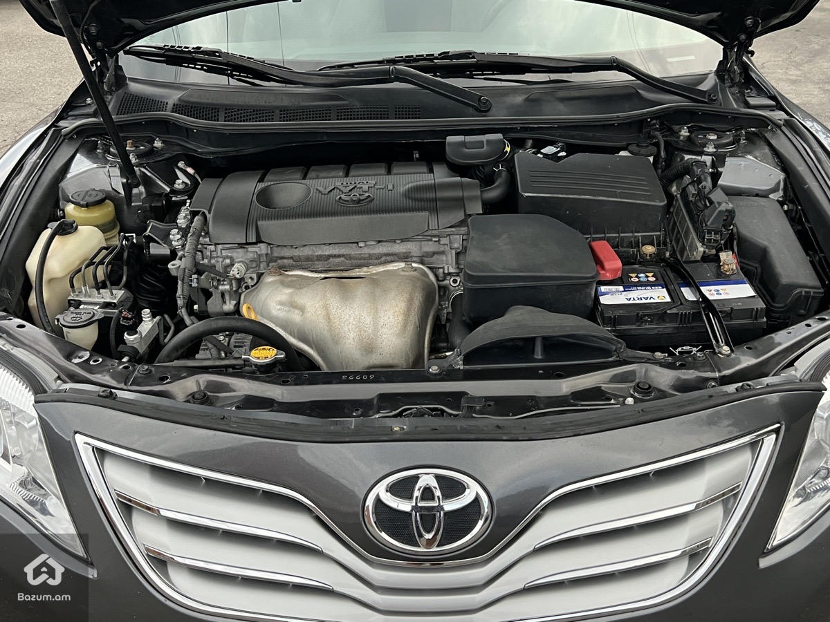 Toyota Camry 2011 - image 13