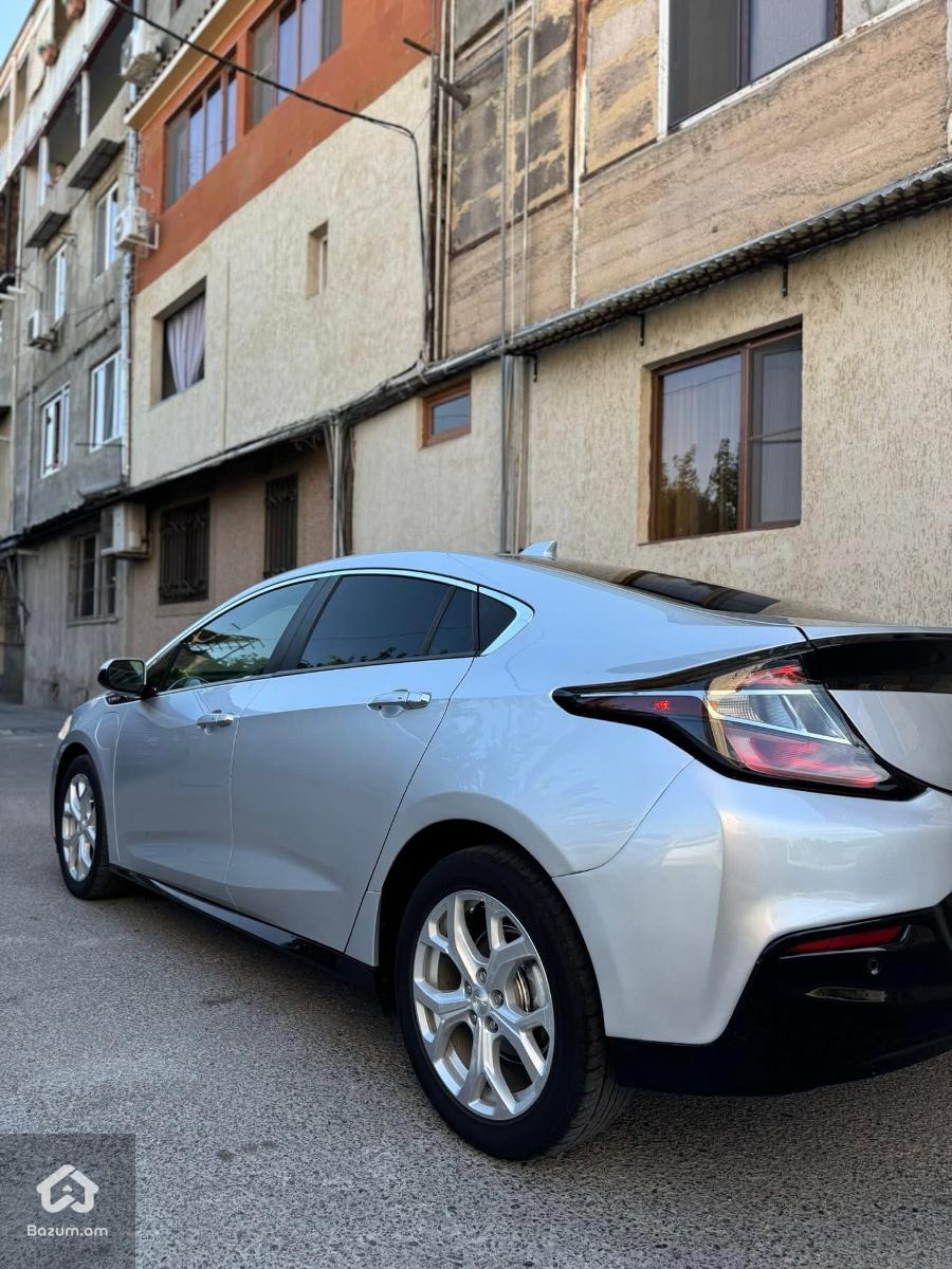 Chevrolet Volt 2 - image 4