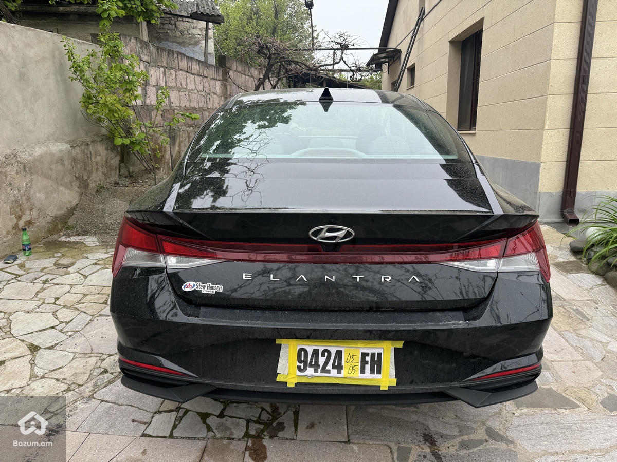 Hyundai Elantra 2023 Sel  - image 3