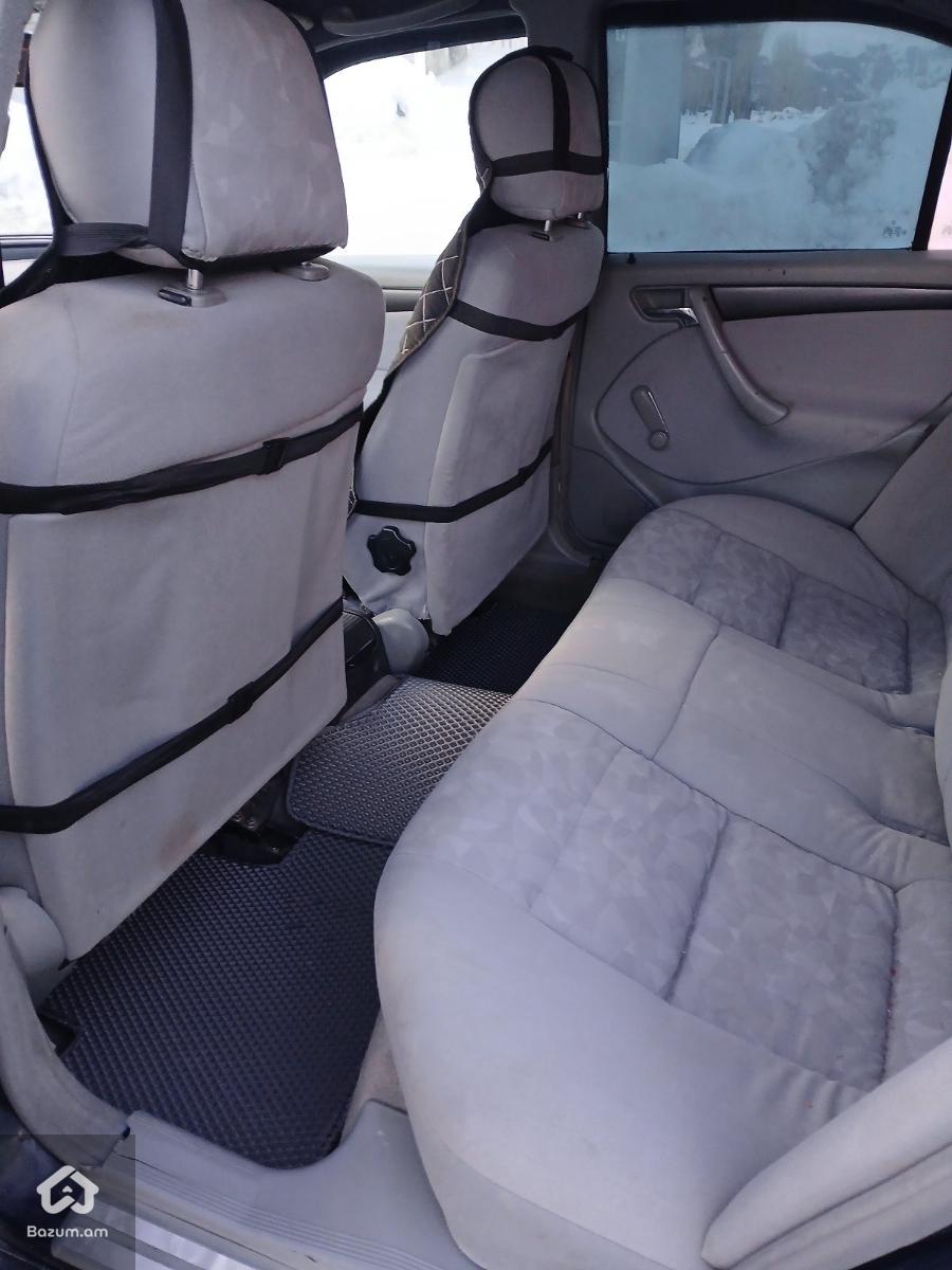 Mercedes Benz W202 - image 9