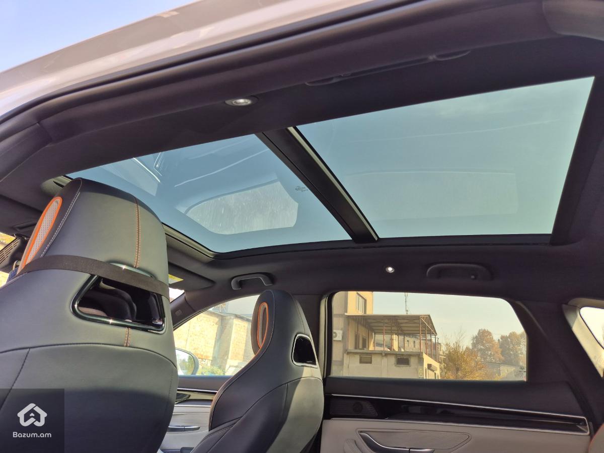 520 Flagship - image 8