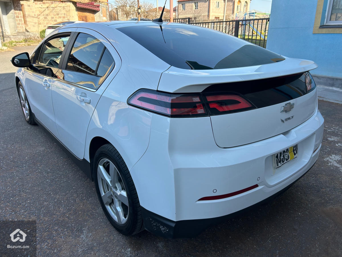 Chevrolet  - image 4