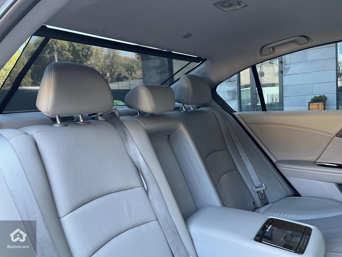 Honda Accord  - image 8