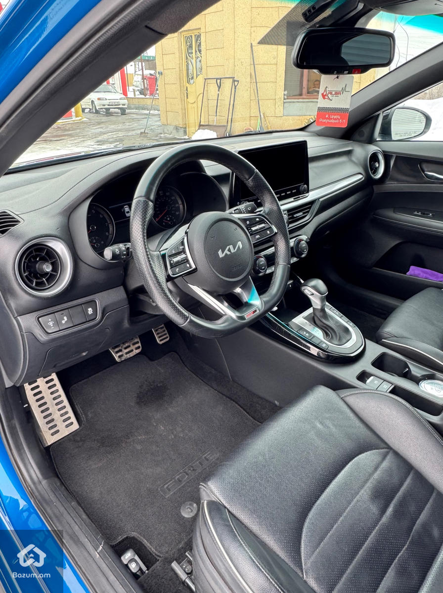 Kia Forte GT LINE Premium - image 9