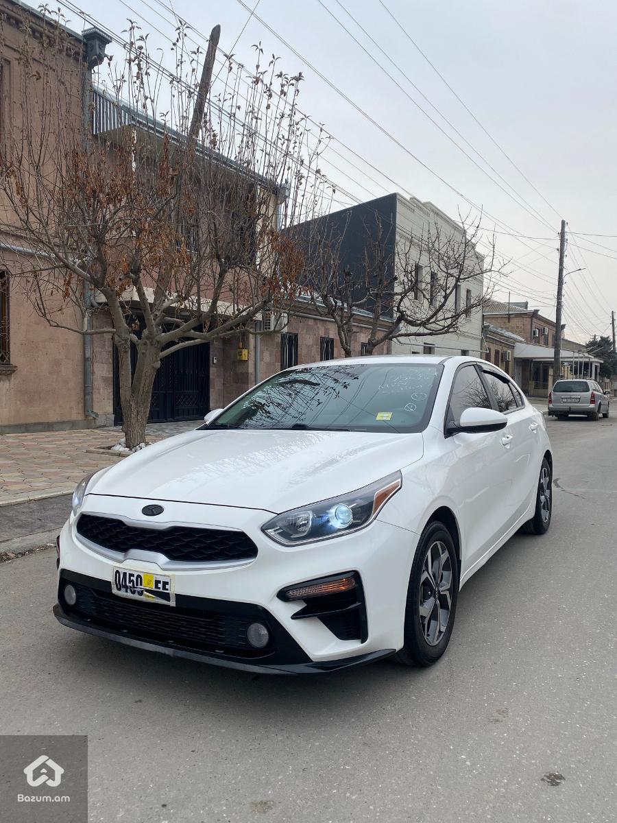 Kia Forte LXS - image 1