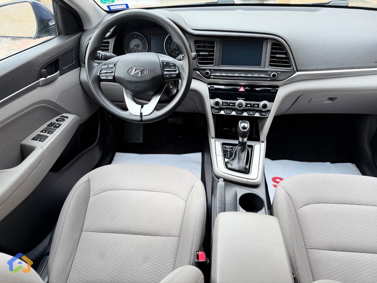 Hyundai Elantra Sel 2020 - image 6