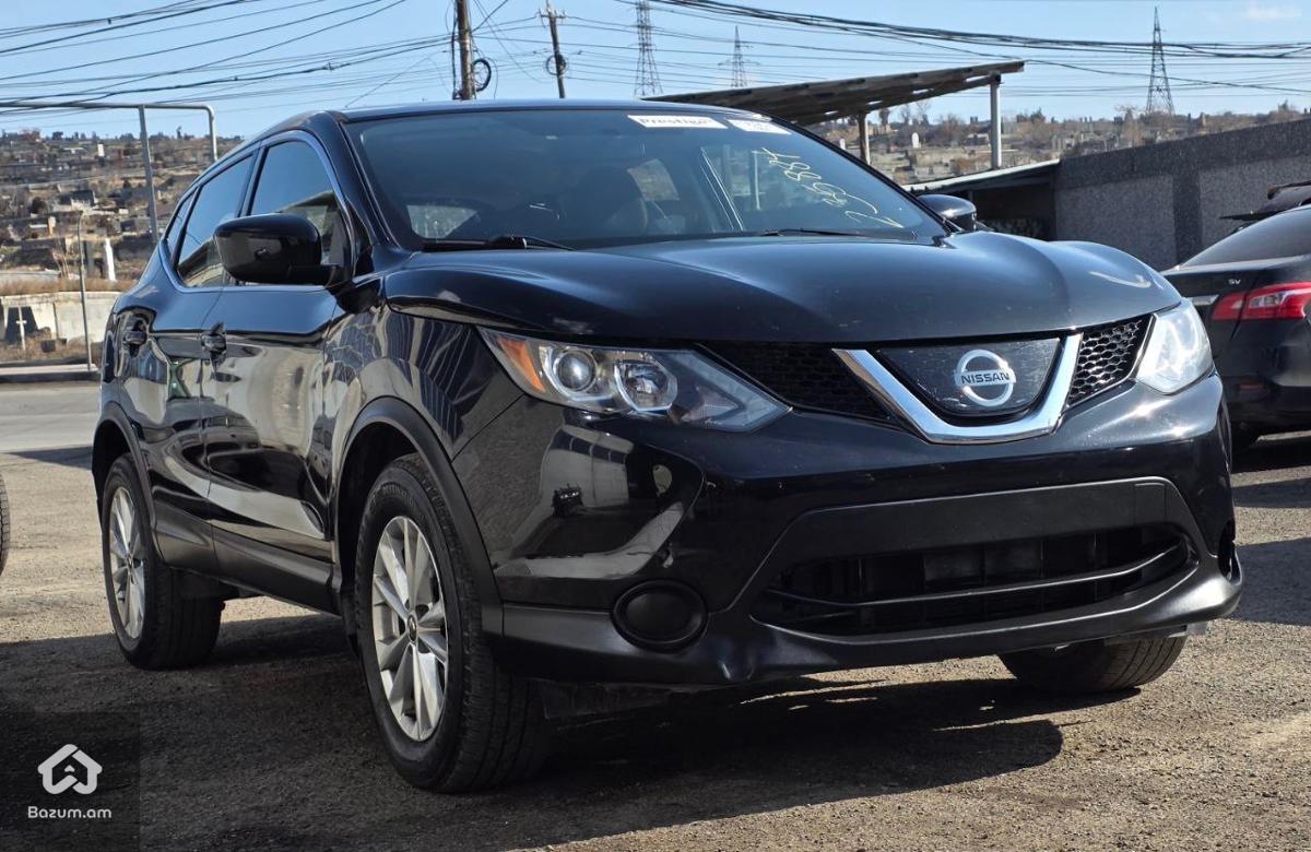 Nissan Rogue Sport - image 2