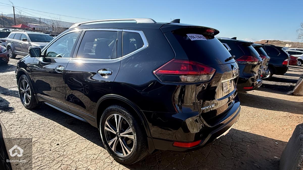 Nissan Rogue - image 4