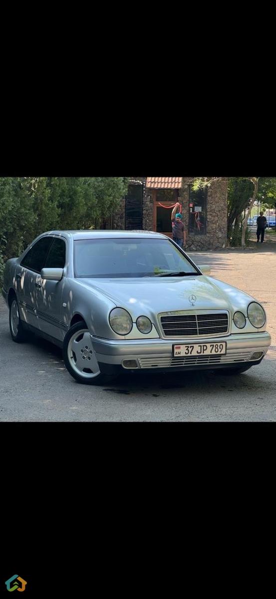 Mercedes E280 - image 9
