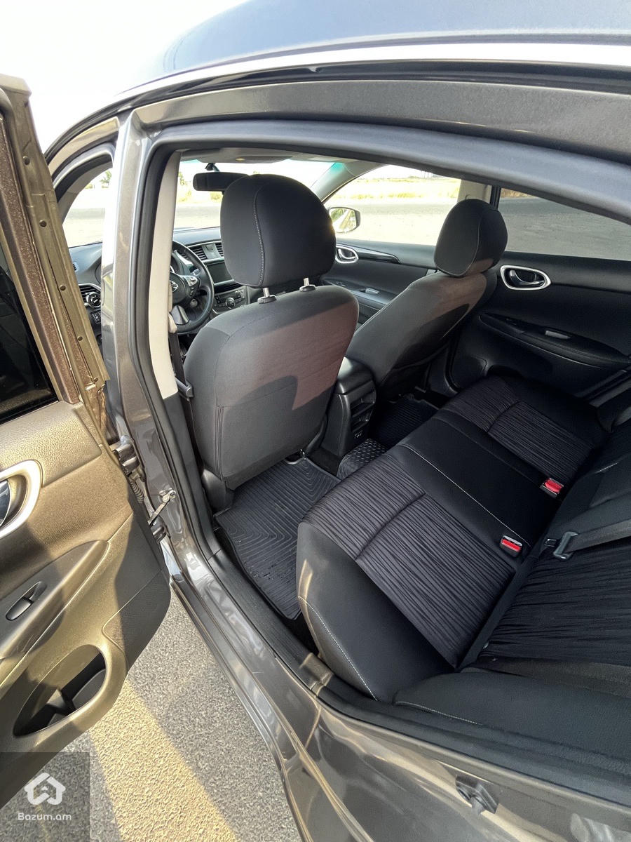 Nissan Sentra SV - image 9