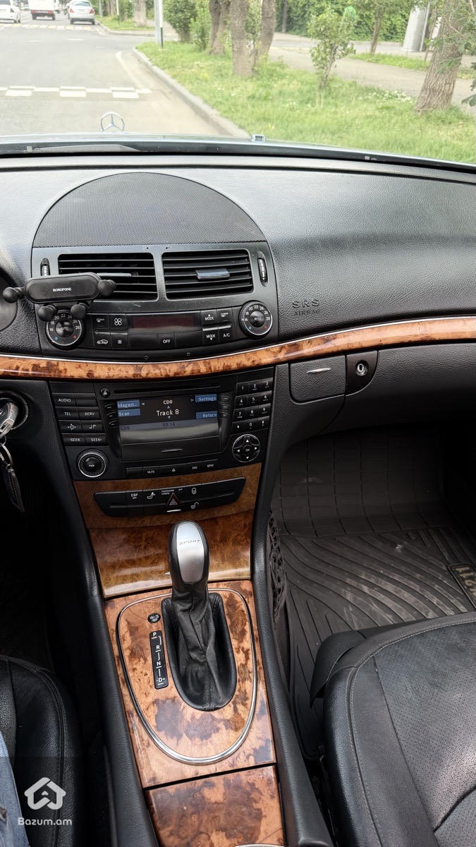 mercedes w211 - image 13