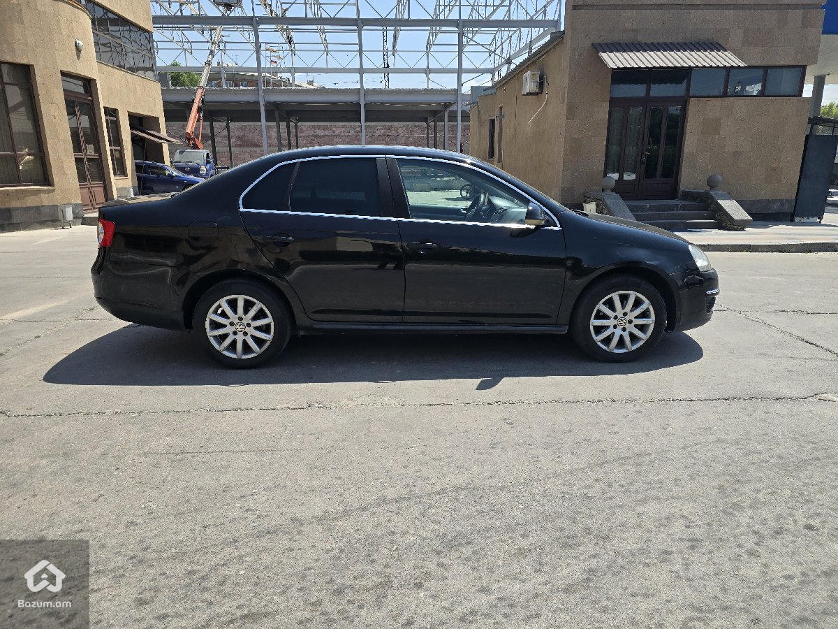 Volkswagen Jetta - image 8