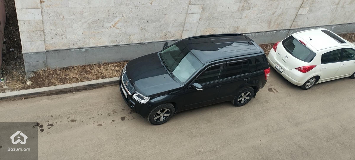 Suzuki Grand Vitara 2.0 - image 2