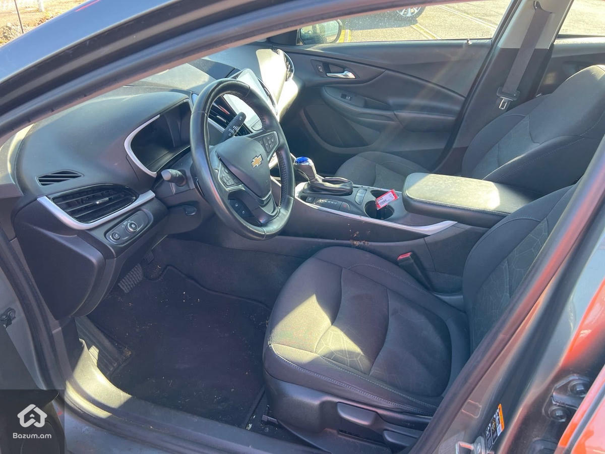 Chevrolet Volt 2 - image 13