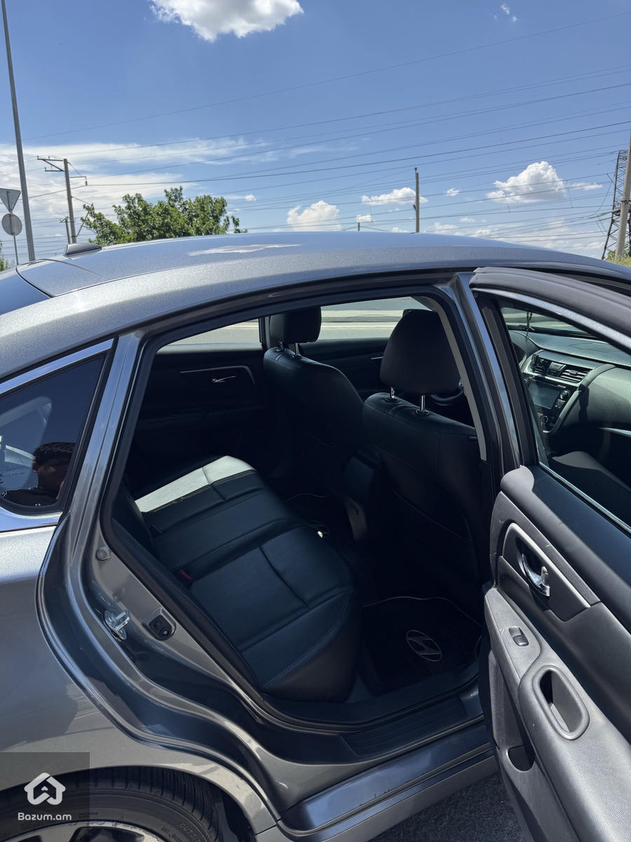Nissan Altima SR - image 11