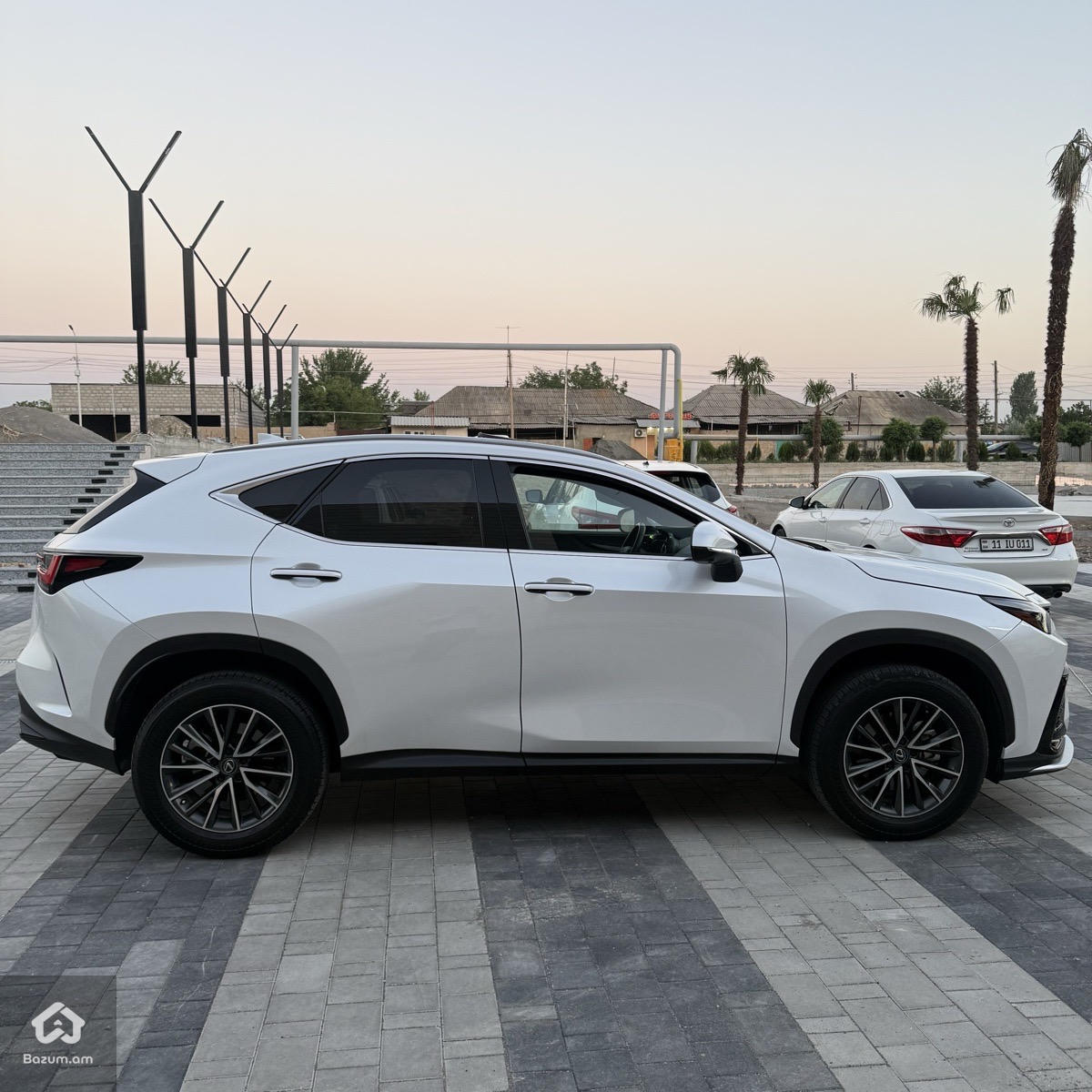 Lexus nx350 2.4 turbo - image 2