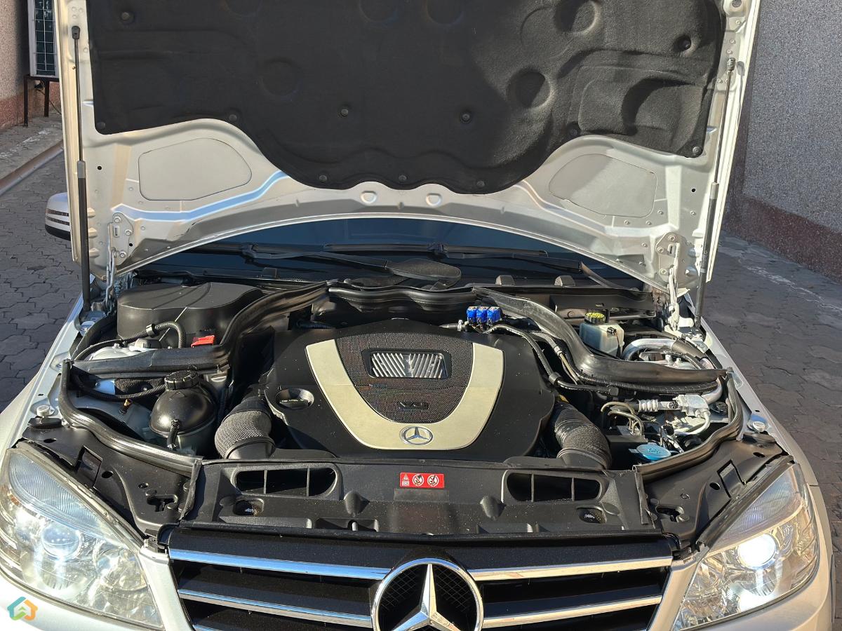 Mercedes benz c300 - image 26