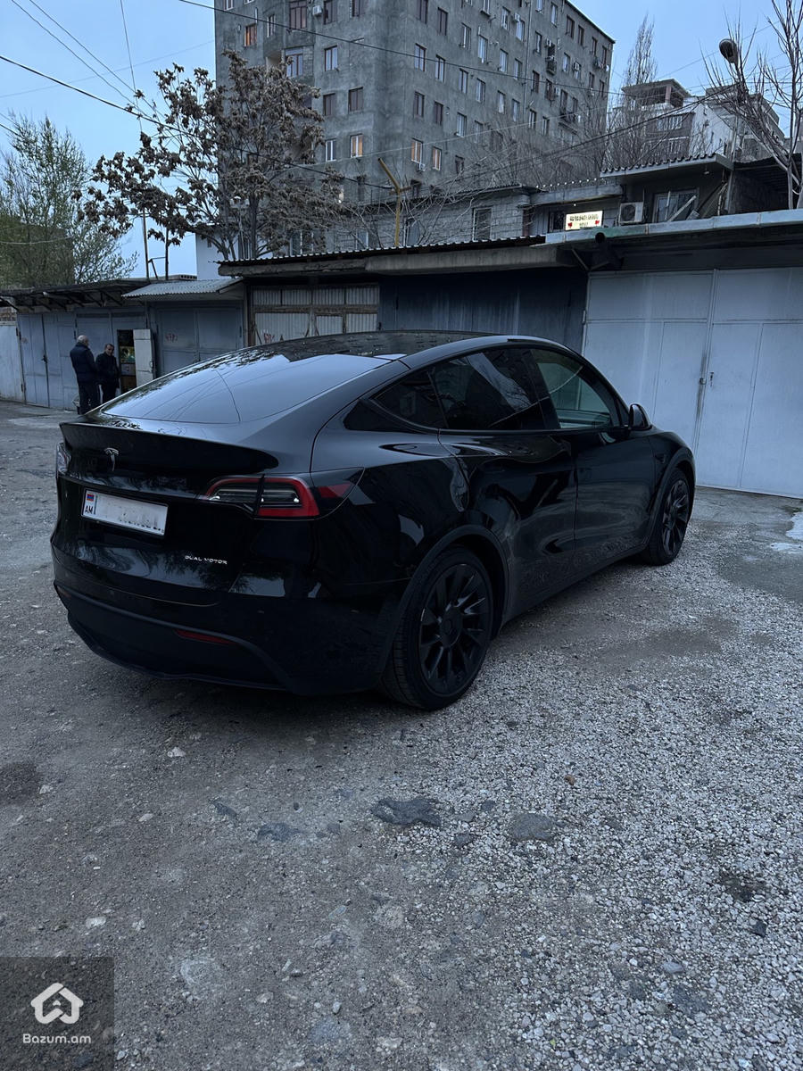 Tesla Model Y Long Range - image 4