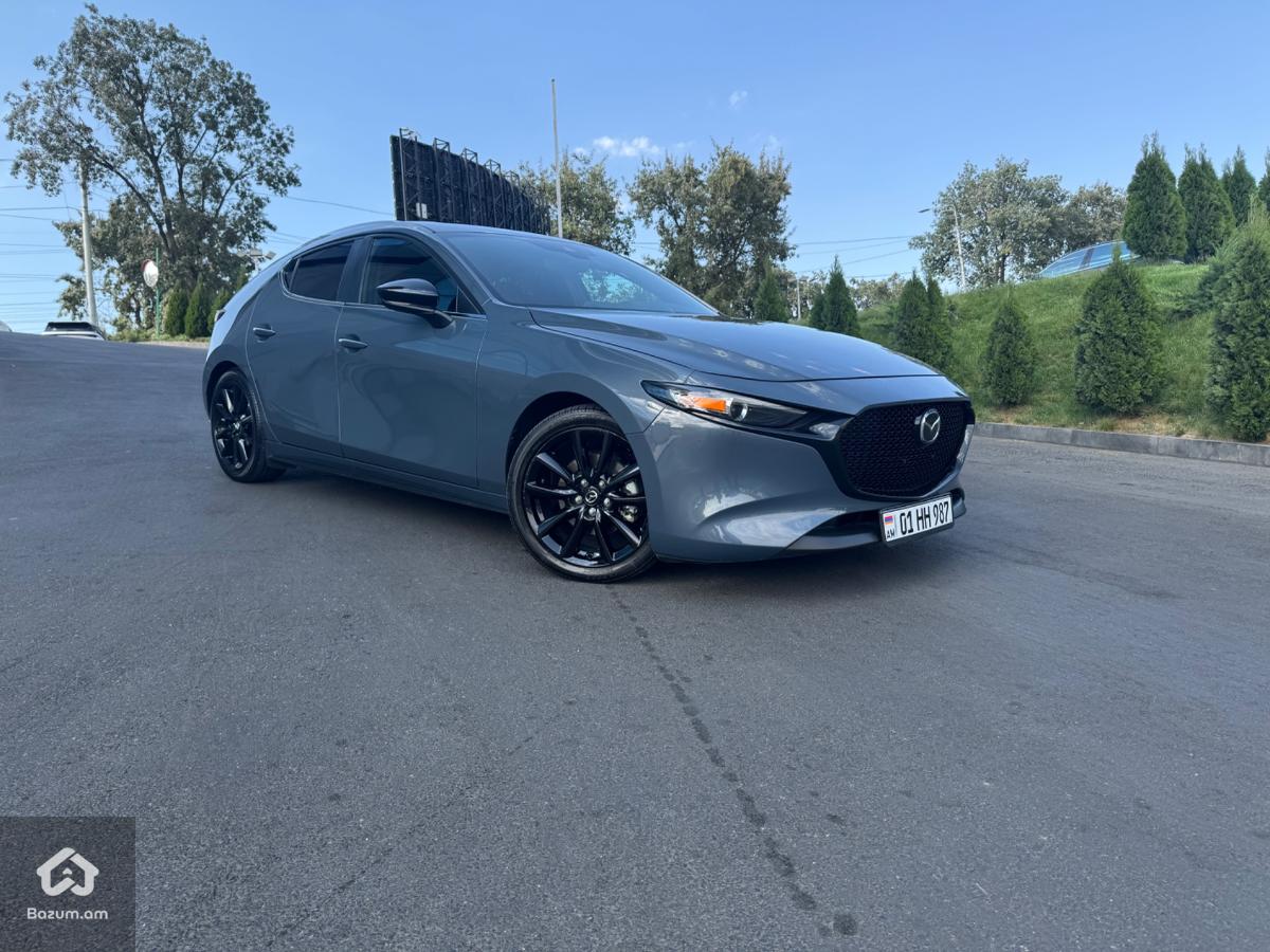 Mazda 3 Carbon Edition 2023 - image 1