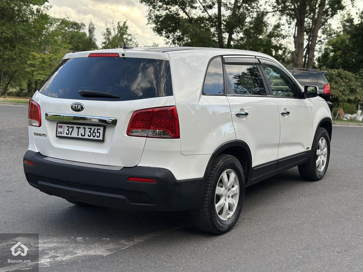 kia Sorento - image 4