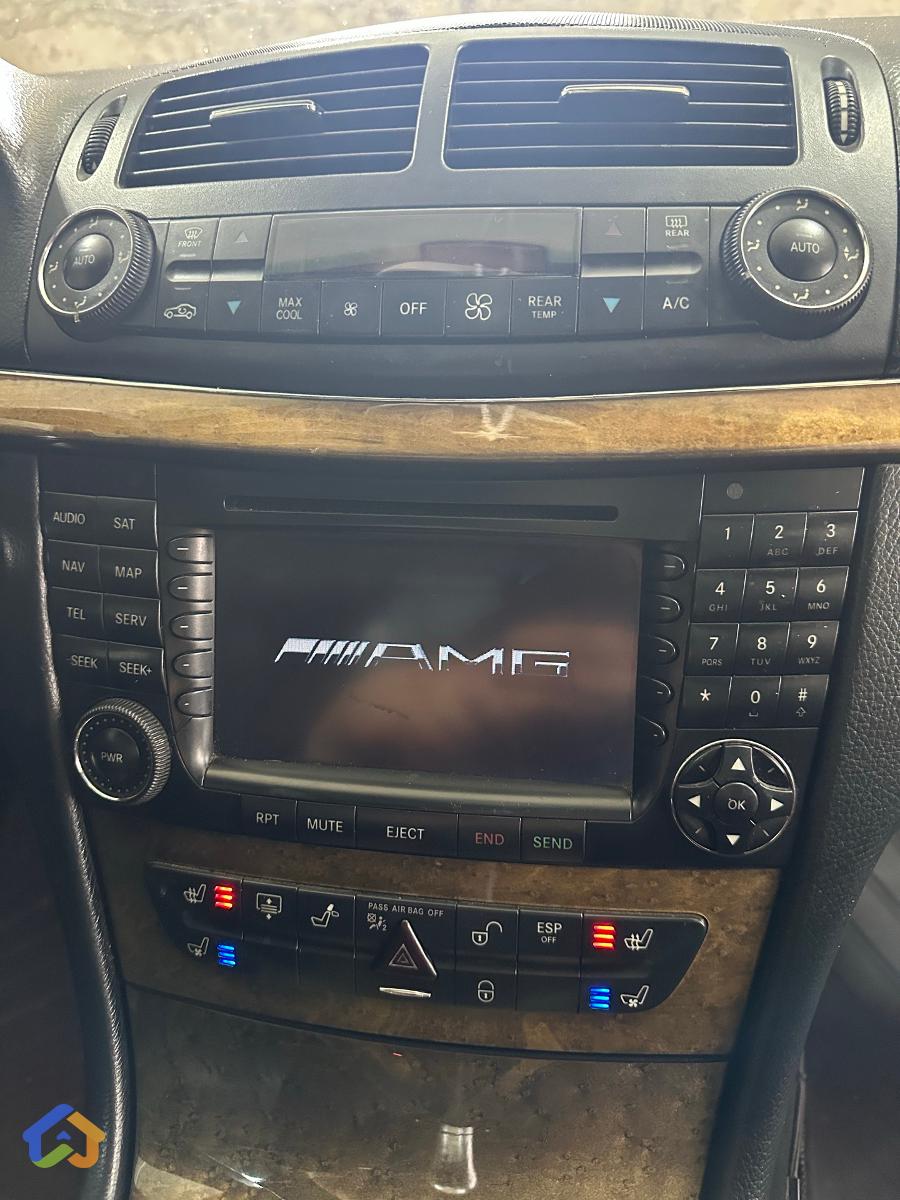 Mercedes E550  - image 10