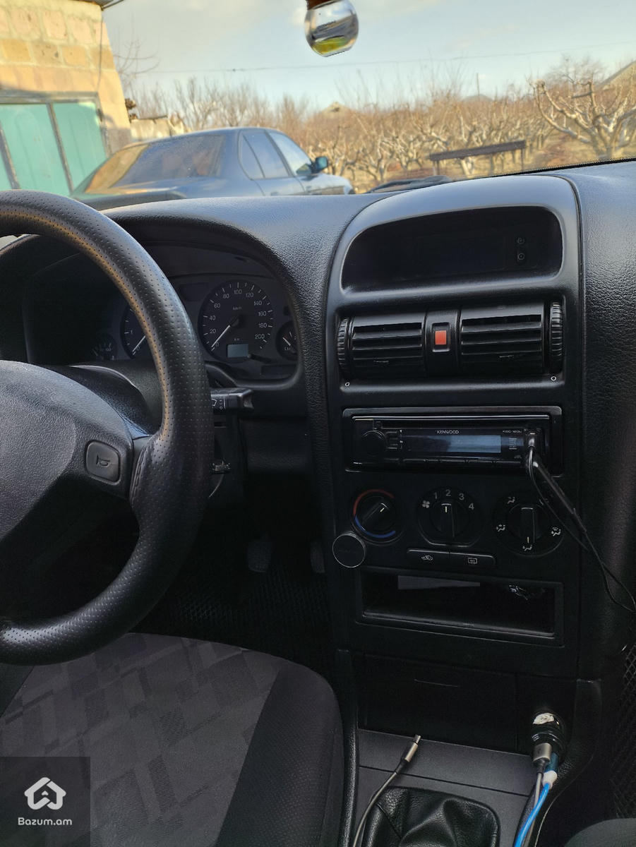 opel astra - image 10